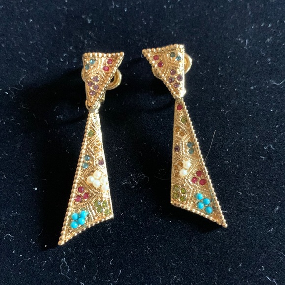 Vintage D’orlan gold plated 1.5” clip earrings with mini gemstones and pearls - Picture 3 of 8